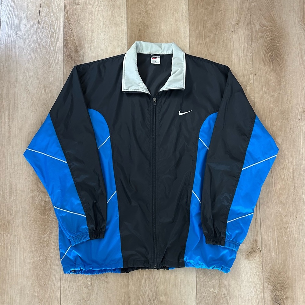Vintage 90’s Nike Jacket. Men’s Large.